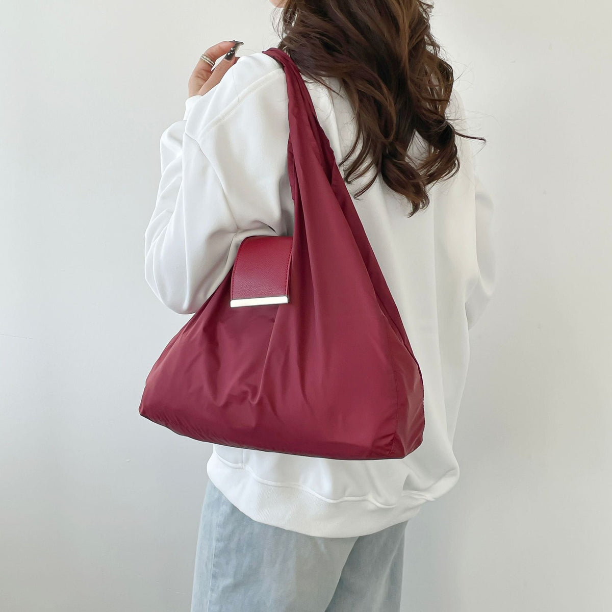 🎁-Tiny as a Keychain, Holds Up to 30 lbs! The Ultimate Everyday Foldaway